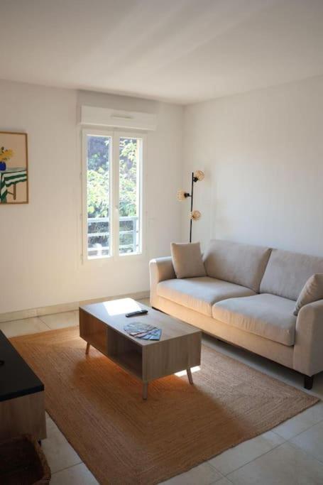 Suberbe Appartement Climatise Avec Terrasse Saint-Raphael  Luaran gambar
